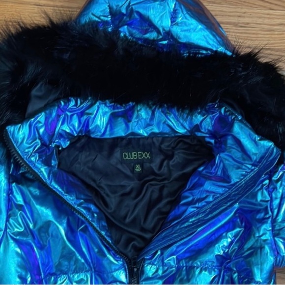 Women’s Club Exx colder than your Heart Aurora beam snowsuit - Picture 3 of 7